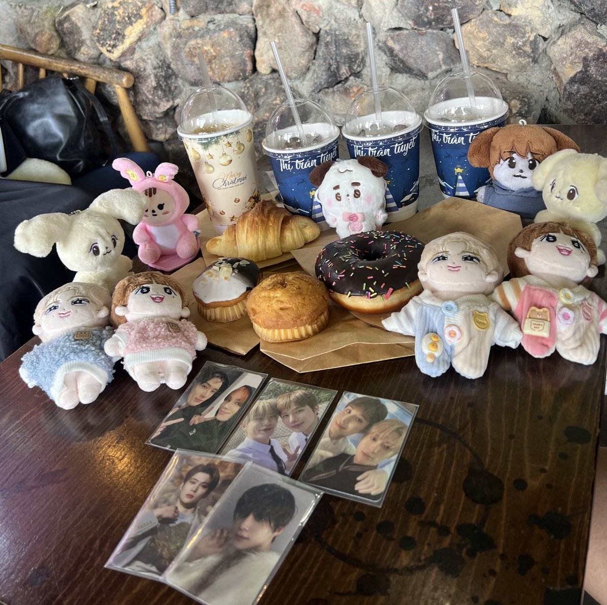 from concerts to vietnam together 🤍 <a href="/minwonluvchild/">bee</a> <a href="/jjhkjw_/">ren</a> <a href="/thyjungs/">kj</a>