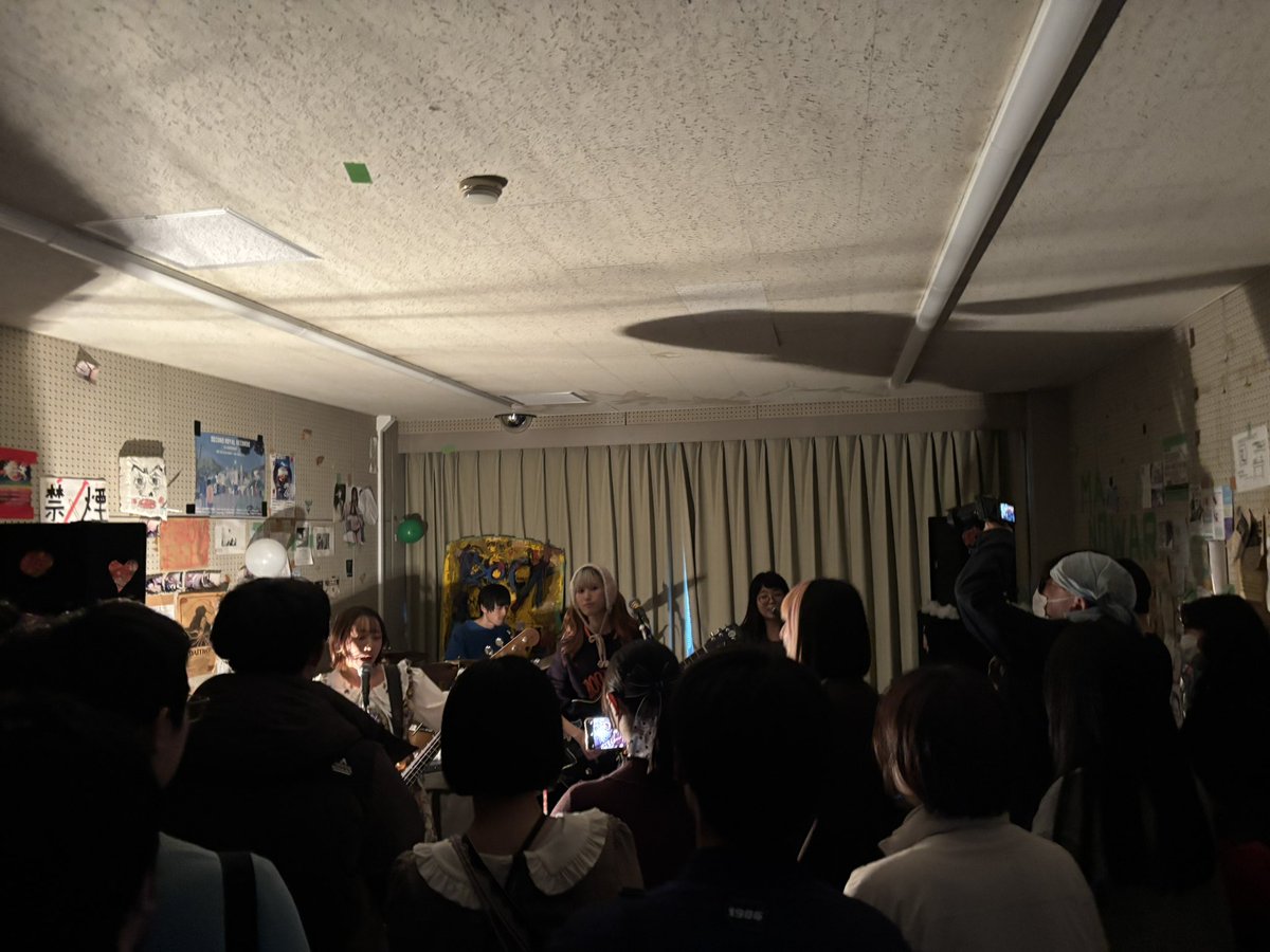 RockCommune tweet media