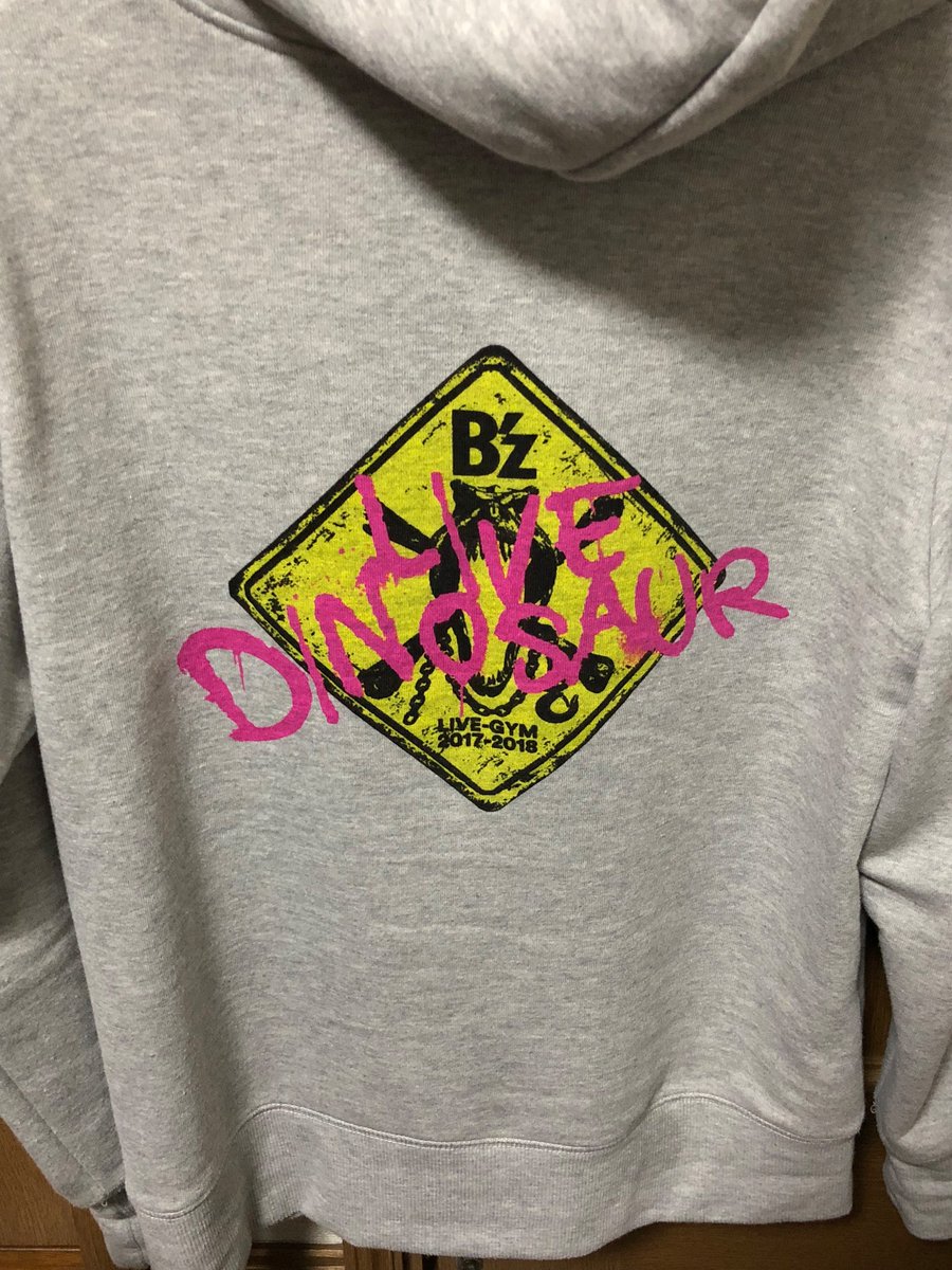 ちなみ今日着ているのはこの「B'z LIVE-GYM 2017-2018 “LIVE DINOSAUR