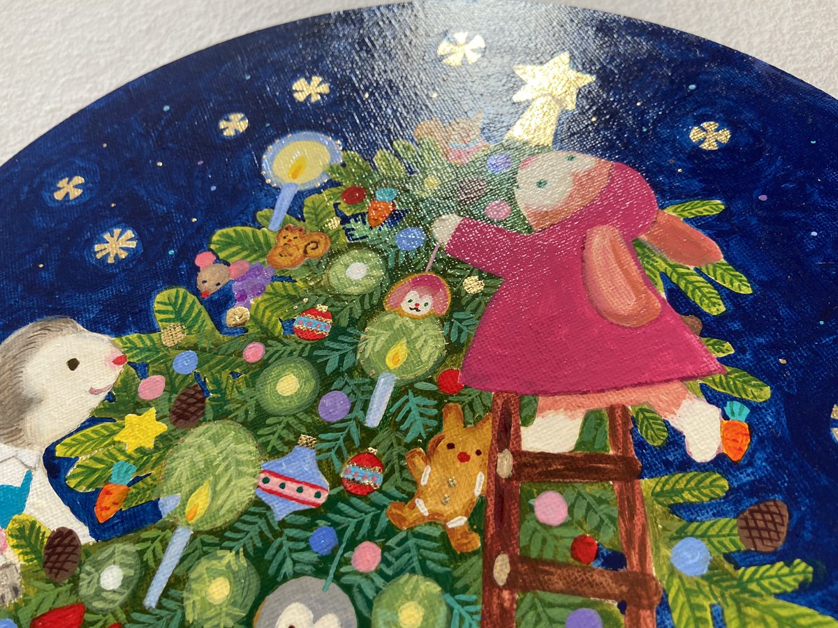 BLUE POOLさんで展示中の円形キャンバスに描いたクリスマスツリーの