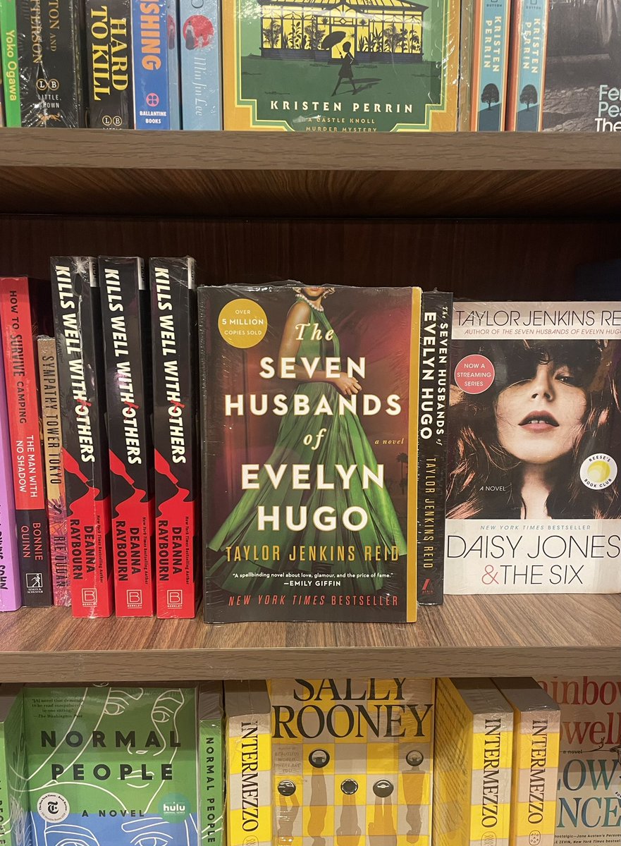 melvrfm's tweet photo. Saw the loml today #booktwt https://t.co/jejmus1apo