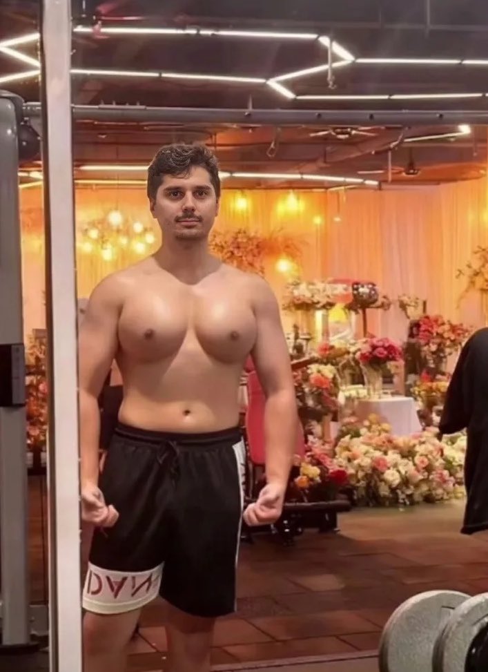 esckla_'s tweet image. 