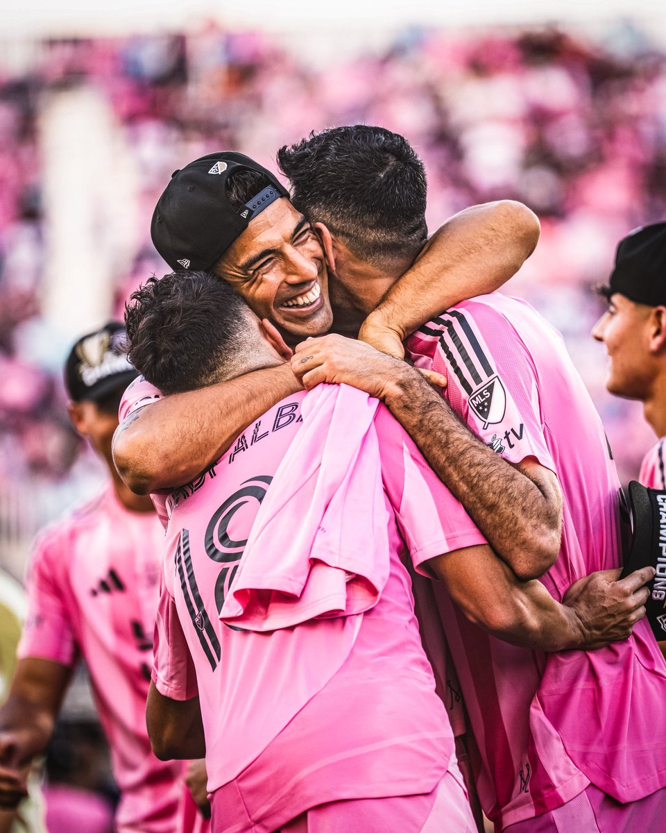 Luis Suárez tweet media