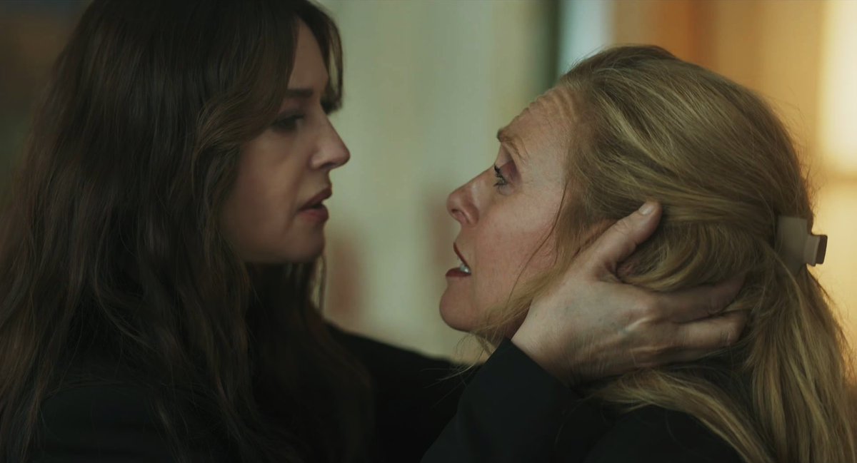 guedegade's tweet image. you can’t tell me this isn’t a lesbian couple