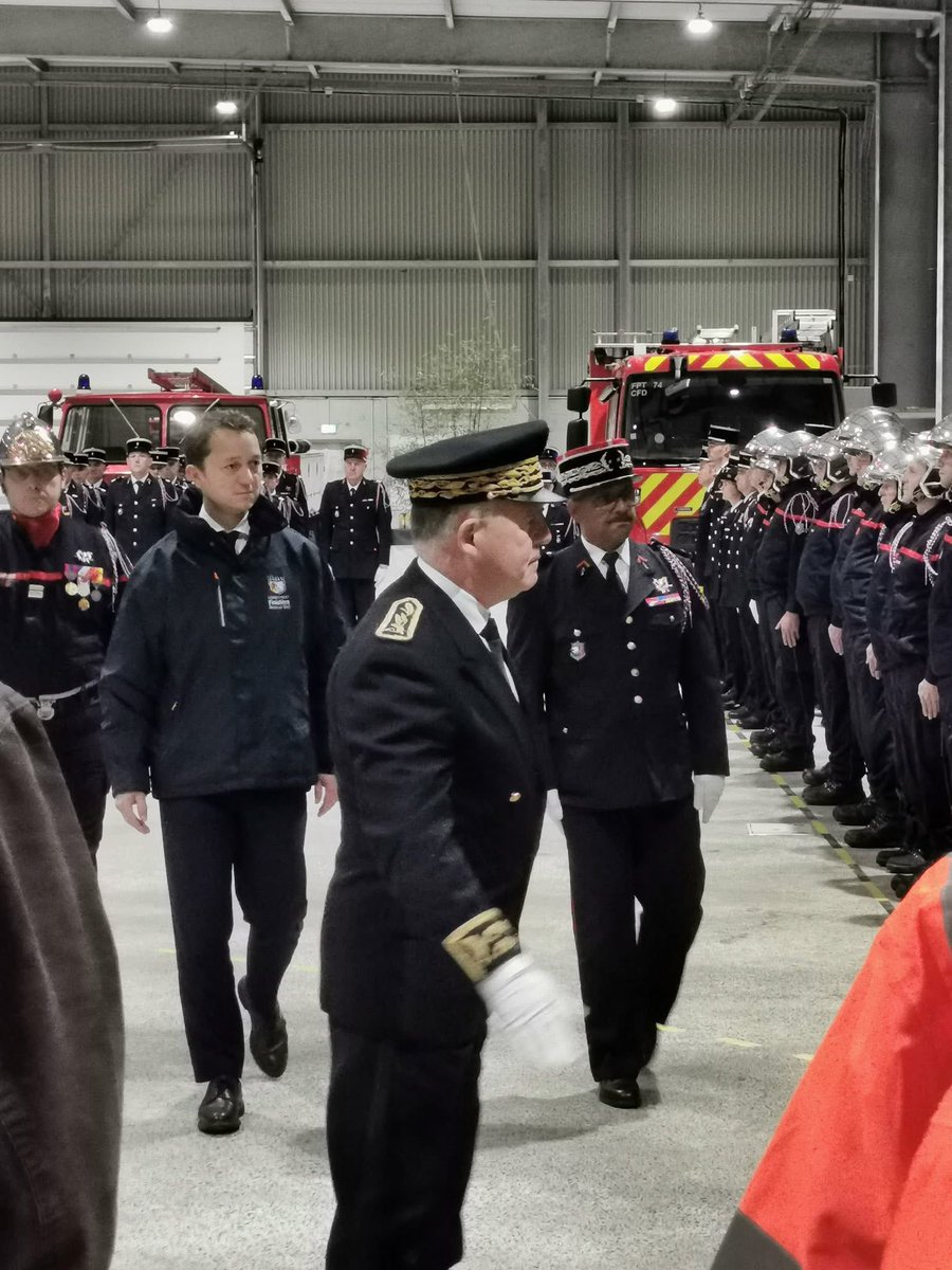 finistere_29's tweet photo. 🚒 Merci aux pompiers du Finistère !

➡️ Le Président @MaeldeCalan était aujourd’hui aux centres de secours du #Faou, #PontAven puis de #Scaer, jeudi avec le @Prefet29 à la cérémonie départementale de Sainte-Barbe à #StSegal, et vendredi au centre de #Brest.

✅ Autant d’occasions de remercier, avec les collègues maires, nos 2850 pompiers, et de rappeler la stratégie du Département pour renforcer les moyens matériels et humains du @sdis29. 

✅ En 4 ans, le budget alloué au SDIS a augmenté d’un tiers.