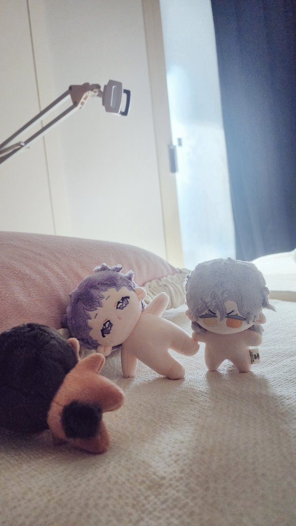 얘좀 보래요. ꉂꉂ 잔소리가 울엄마보다 심함.
     아잇- 귀청떨어지겟듬.. 👂
                          <a href="/clear_pond_/">청연/淸渊</a> <a href="/busy_bwthell/">감러</a>