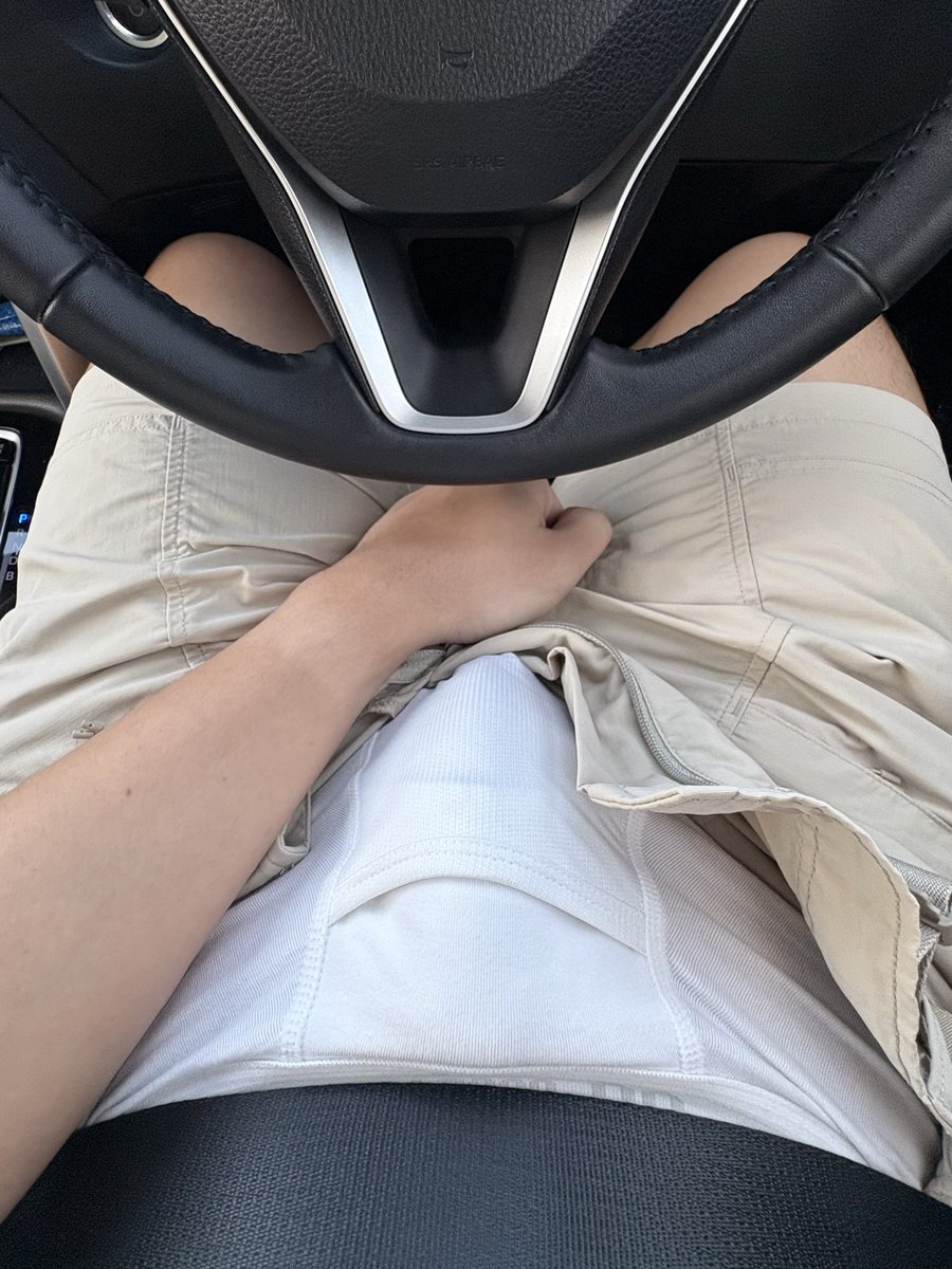 pprcvrgehe's tweet photo. หาเพื่อนนั่งรถเล่นครับ💦 https://t.co/HN9hsYulLN