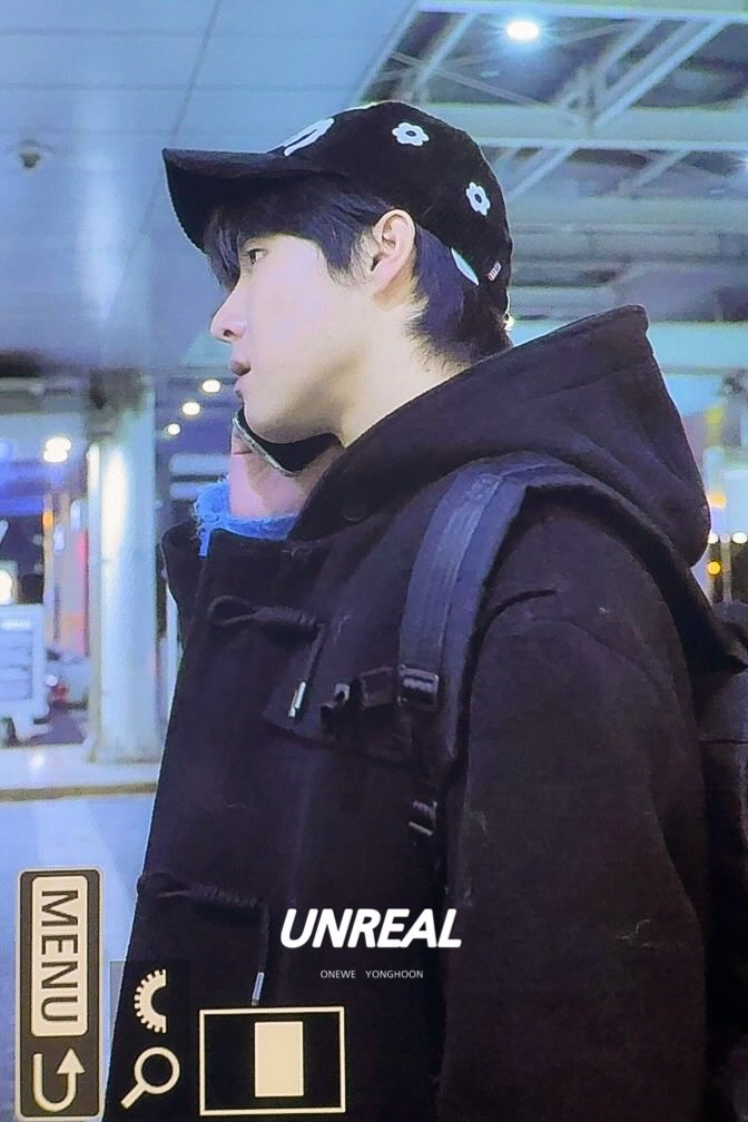 251206 당치제주고생많아써요....✈️ #ONEWE #원위 #YONGHOON #용훈 <a href="/official_ONEWE/">원위 (ONEWE)</a>