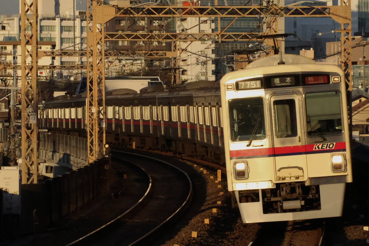 2025.12.6 京王7000系 7807+7701F 0729レ 特急 橋本 行き 幕車の