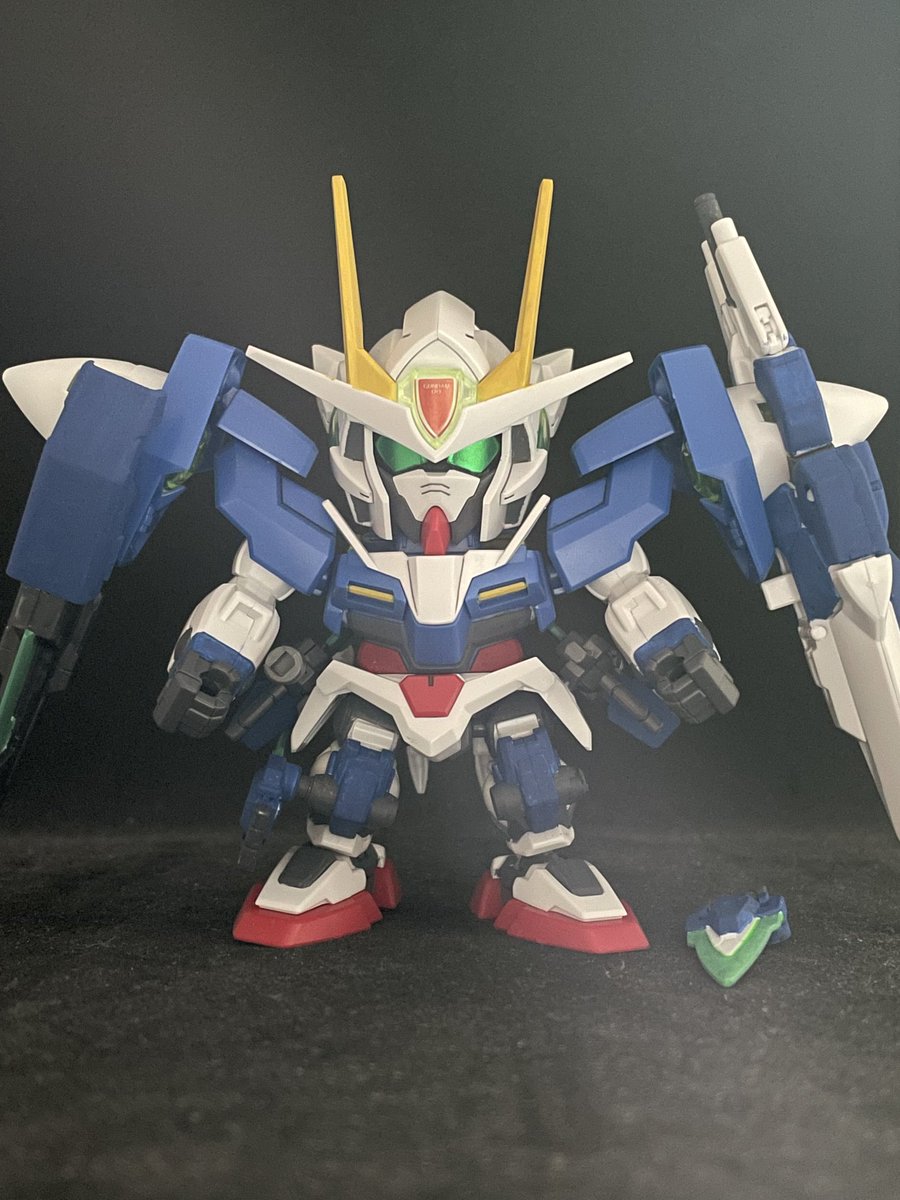 Nao49ce's tweet photo. サラリーマンのガンプラ週記
SDダブルオーガンダム セブンソード/G完成
膝蓋のパーツが砕けちゃった、残念……
#ガンプラ好きと繋がりたい
#ガンプラ初心者
#ガンプラ https://t.co/nVLEqHOUx4