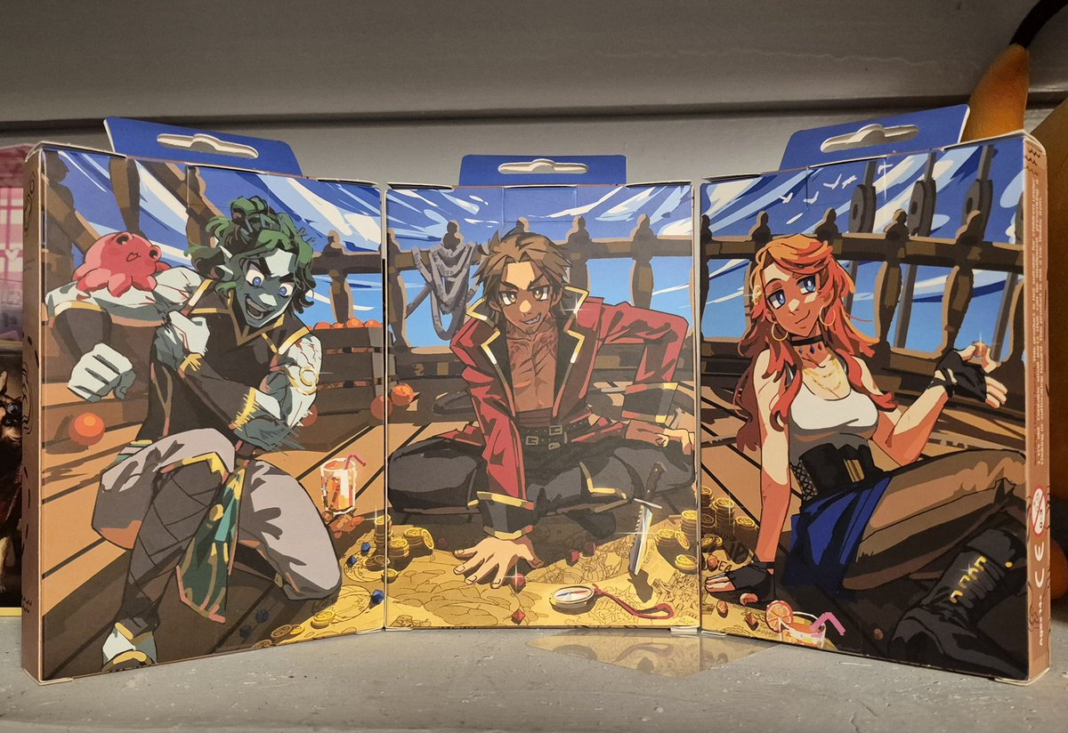 Pytiles's tweet image. Finally put the dice set on my shelf :D