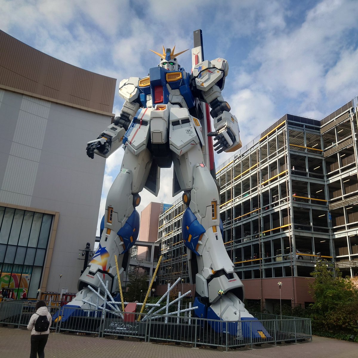 今日はお仕事お休みなので、らららぽーと福岡に来ました！
νガンダムカッコええ😍