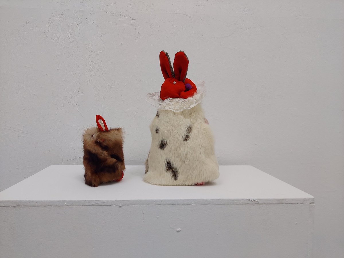 ARTTRACEGallery's tweet photo. 本日12月7日(日)盗むを許す展　アーティストトーク・レセプションあります。ぜひご参加ください。/17:00〜

【大展示室】盗むを許す　- まねることでみえること - 一条美由紀　土屋　祐子　中谷真理子　百瀬　陽子　 【小展示室】田尻健二 個展『作風とその反逆』 https://t.co/xJJb8E7WVc