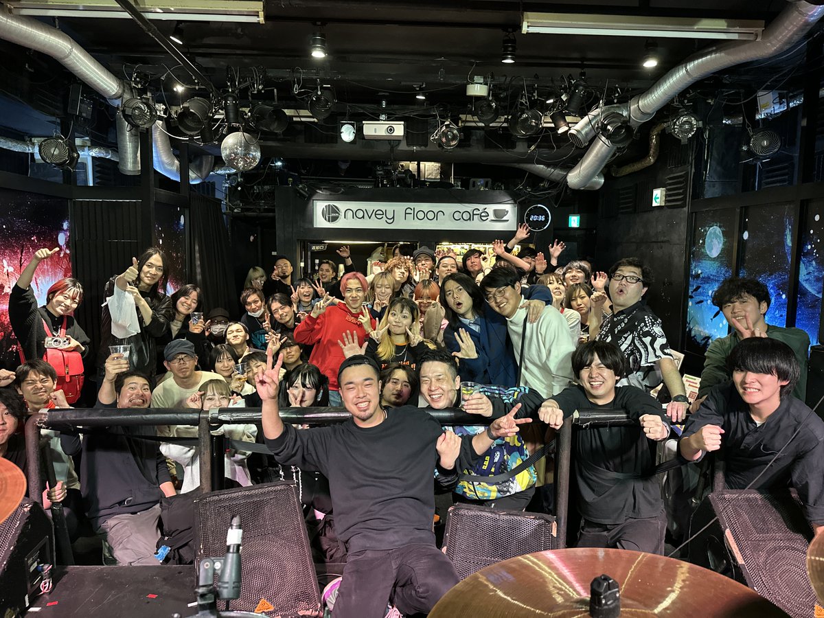 昨日！
飲みすぎて後半、記憶がないところもややありますが、楽しかった！
最高なアーティストとお客様に恵まれている！
まじで愛を感じた1日でした！

PS.本日はお休みをいただきます。
ご了承ください。