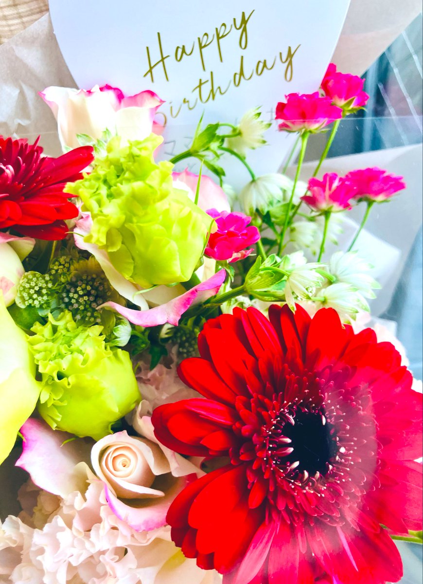 は！お誕生日だ！さっき起きて（遅）同業者からお花もらいました