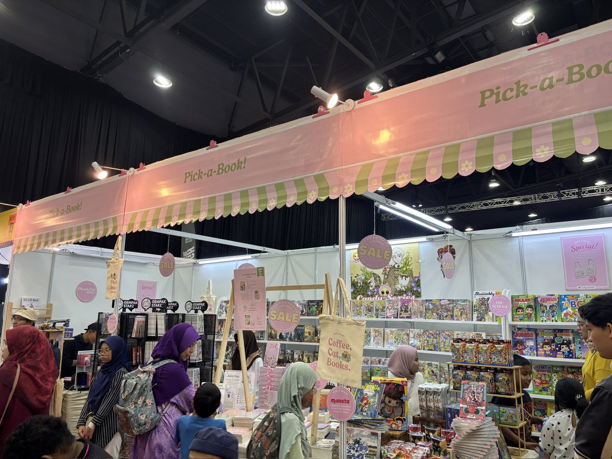 GEMPAK_KGS's tweet photo. Hari terakhir @SIBFSelangor! Dapatkan buku dan manga KGS dekat sana ok! 🤩

KADOKAWA GEMPAK STARZ di SIBF2025
🗓️ 28 Nov - 7 Dis 2025
📌 Pusat Konvensyen Setia City 2 Shah Alam

PICK-A-BOOK!: HC19,H27, H28
GEMPAK STARZ: PC41
Popular: PM01 - PM04 (Foyer)
SMO: H32,33,34
MPH: PS01 https://t.co/b04mqh4QVE