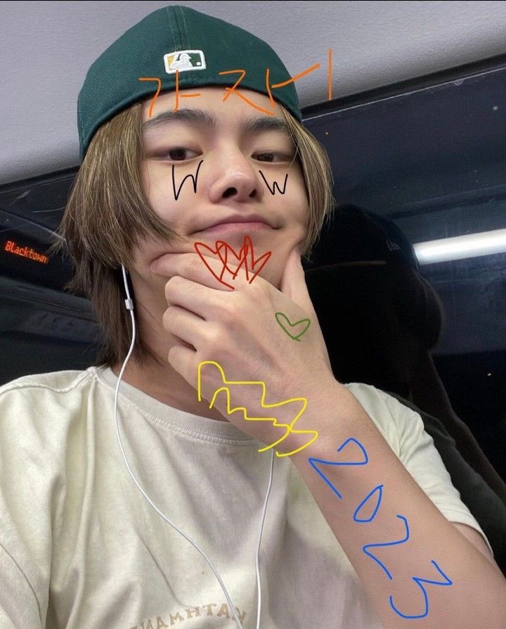 𝐿𝒲 tweet media