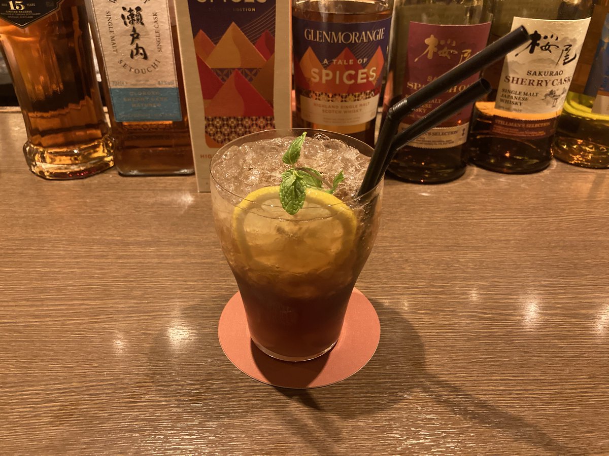 shimon_de_Japon's tweet photo. マティーニ
ホワイトレディ
フレッシュフルーツカクテル(苺ジン)
ロングアイランドアイスティ
…ジン攻め。ジン大好き。
#アイルアイン
#AILAIN
#広島BAR https://t.co/MoFYbbjPuc