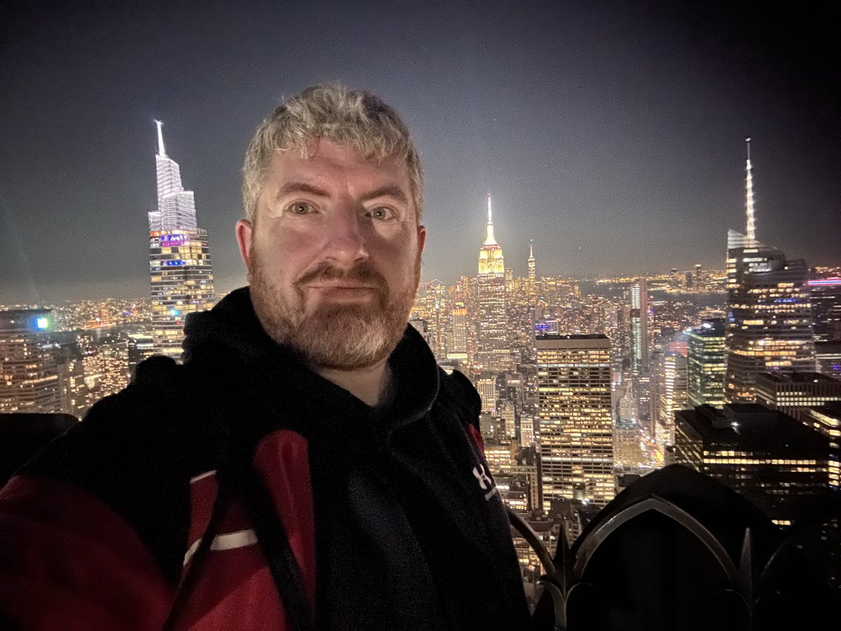 Lewypayne's tweet image. Day 2. New York City. #topoftherock #madisonsquaregarden #macys #empirestatebuilding #rockerfellerxmastree