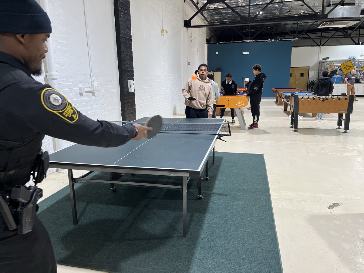 str8st's tweet image. Appreciate the amazing staff and volunteers that faithfully serve. Blessed with  great group tonight. Did not run any buses and blessed as guys found a ride and way to attend this evening.