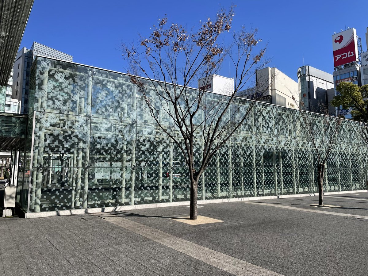 嘘みたいな馬鹿みたいなどうしようもない僕らの街に来ている