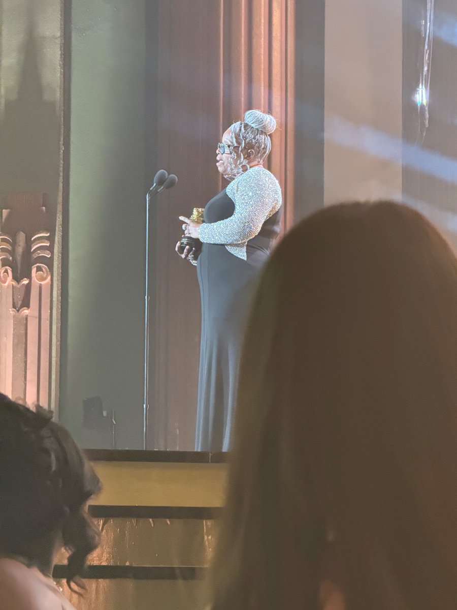 this why the streamer awards rules

obviously cool to see big streamers get their flowers but recognizing a small creator clearly has such a big impact on them and their community ❤️