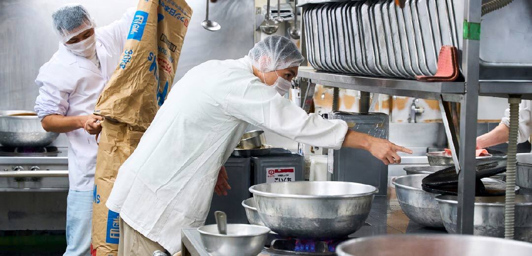 ＜日本橋弁松総本店＞お弁当づくりに密着！

江戸時代からの歴史を受け継ぐ弁松の弁当は、なんといっても砂糖と醬油をたっぷり使った「甘辛の濃ゆい味」が特徴で、多くのファンに愛されています。

そんな弁松のお弁当づくりに密着😋⬇️
mistore.jp/shopping/featu…