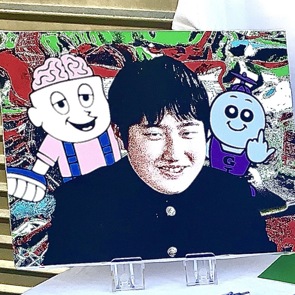 レア賞は 直筆サイン入り 中学校の卒アル打撲&うっかりベンジャミン