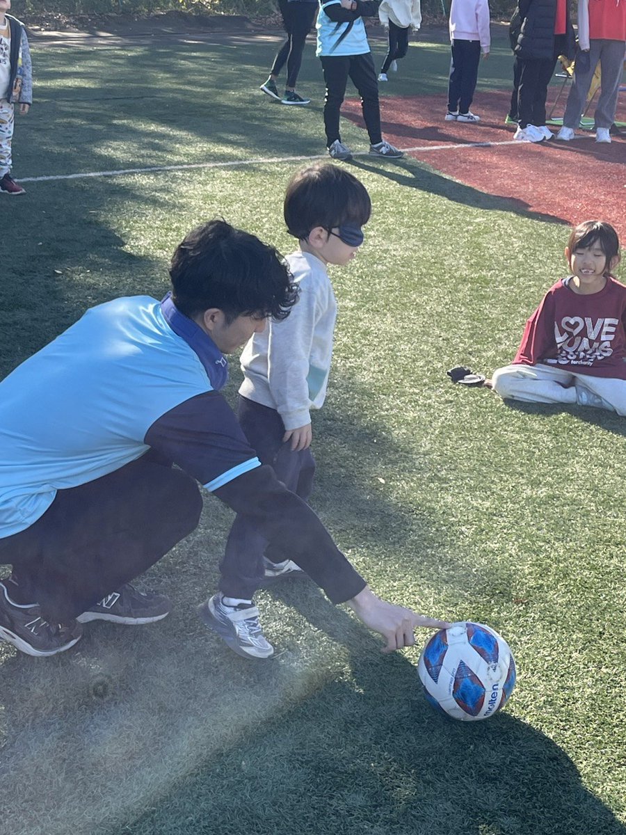 FIT_For_Charity's tweet photo. コブシ球場で開催中のブラインドサッカー体験会には行きましたか？
ブラインドサッカー女子日本代表の沢田由美子選手を含む選手3名が来てくれています♪
Don't miss blind soccer session at Kobushi Stadium!
Japan national team player Yumiko Sawada is here.
Lets connect with her and have fun! https://t.co/K46LOgNmcW