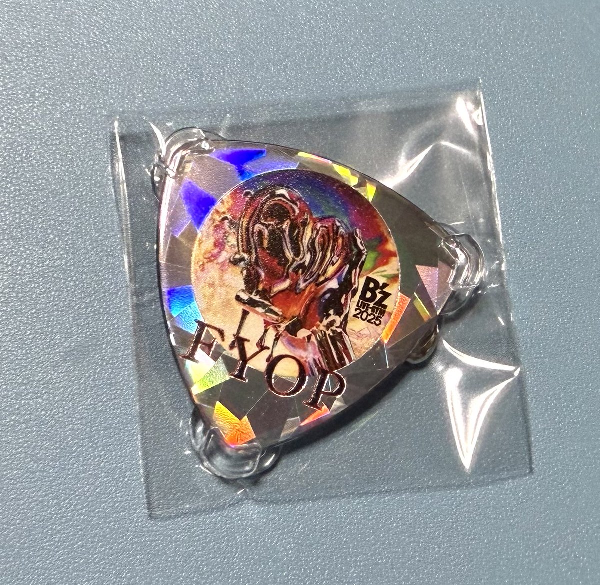 B'zのガチャでダブったと思ったら同じじゃなかった…キラキラ何種類あるんです？？