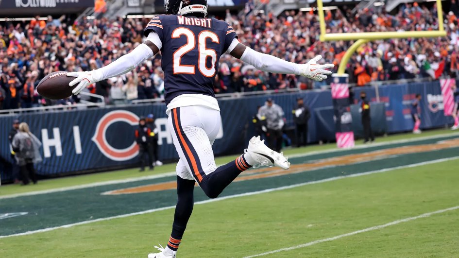 Nahshon Wright rises as a key player for the Bears, turning grief into grit and making his mark on the Chicago defense.   chicagotribune.com/2025/12/06/chi…