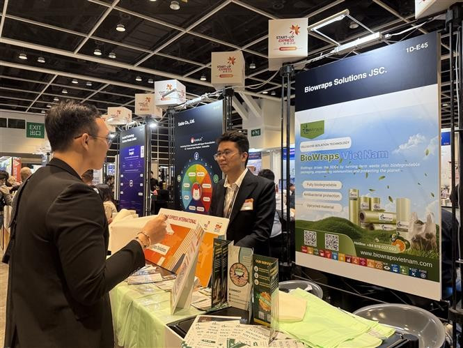 InfoblazeViet's tweet image. Vietnamese-developed #BioWraps wins Top 10 startup award in Hong Kong

#Vietnam #Business #StartUp
#SoutheastAsia 
infoblaze.com/news/details/1…
Via vietnamplus.vn