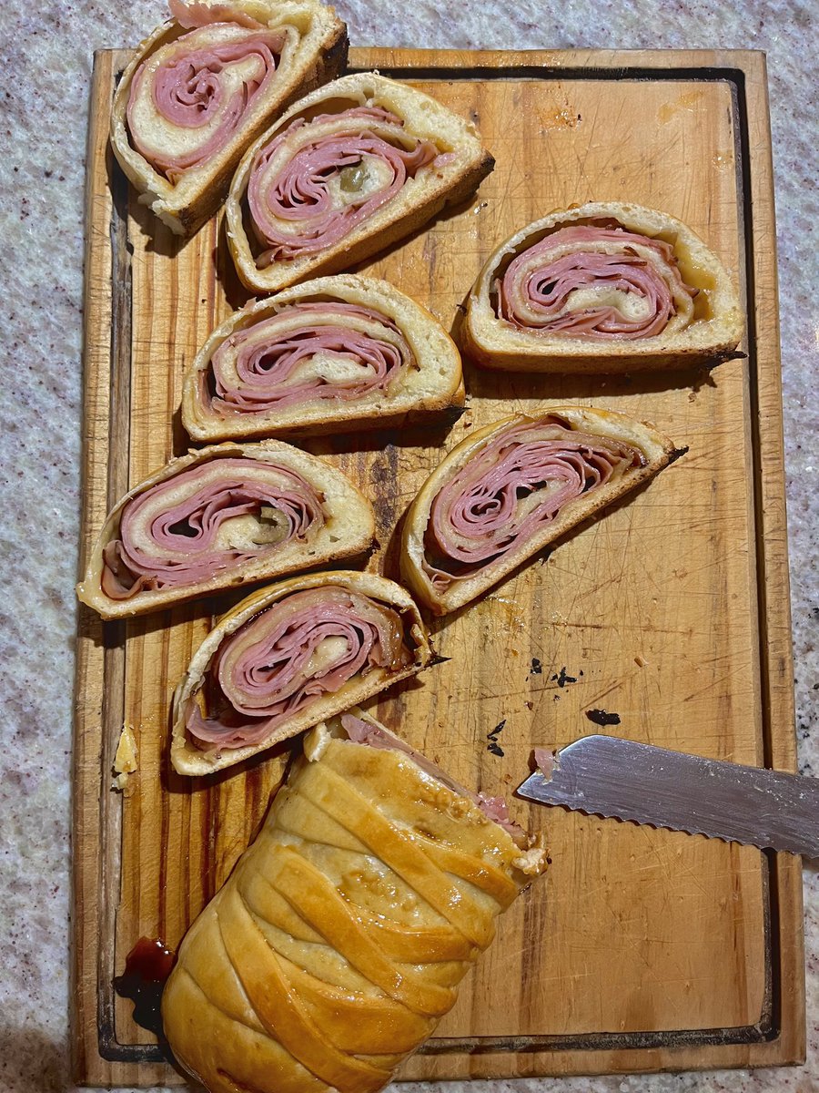 Cachito no eres nadie. Cocinar para la gente que quiero es mi lugar feliz.