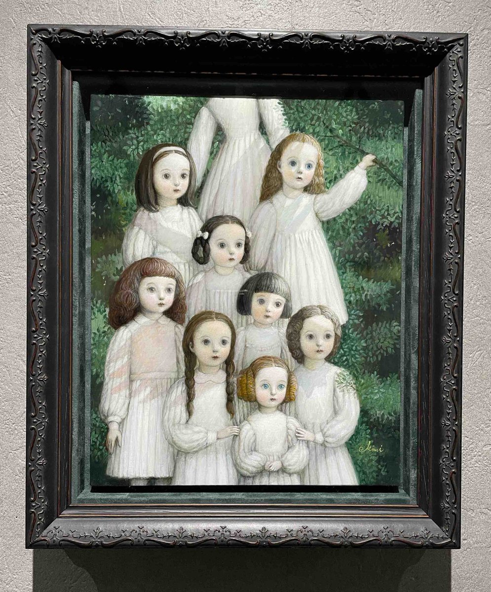 Kimi Kuruhara (くるはらきみ) exhibition "Thoughts in the forest and such (森で考えたことなど)” at JIRO MIURA GALLERY

「自分にとって、人物画を描くにあたって人形を作っている事は重要です。手で作った人形の形は、特に何も見なくても筆を通して2次元に再現出来るように感じます。（→）