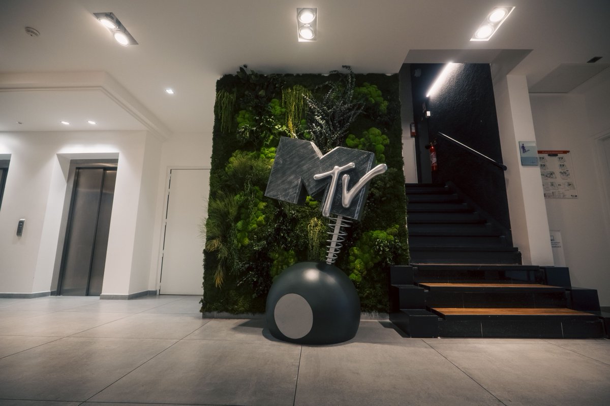 Turteule's tweet image. C'est probablement le threads le plus dur à faire pour moi. Légèrement décousu désolé.

Il est temps pour "l'archiviste de Game One" de lâcher le bébé, et de partir comme les autres.

C'est très bientôt à mon tour de quitter l'aventure Paramount et Game One.