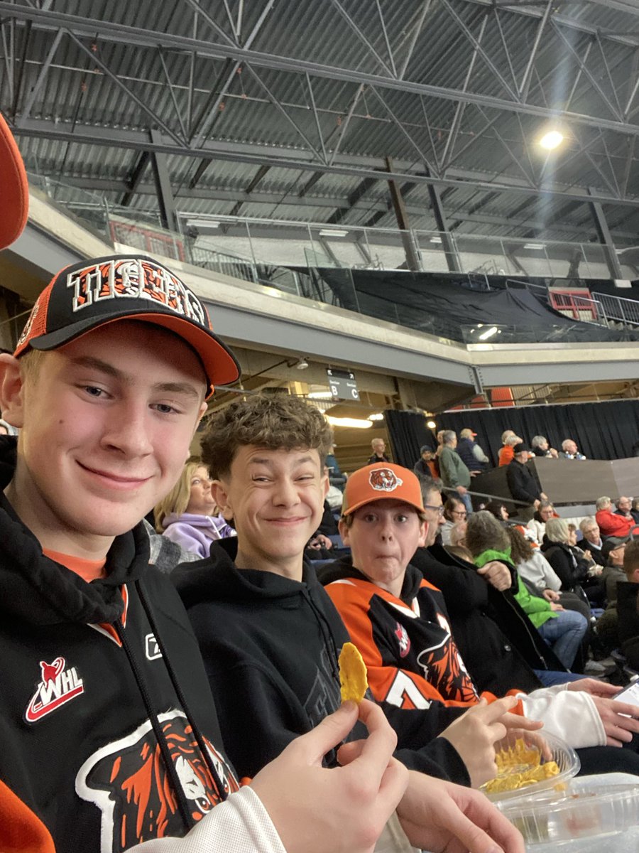 Brandon Angle tweet media