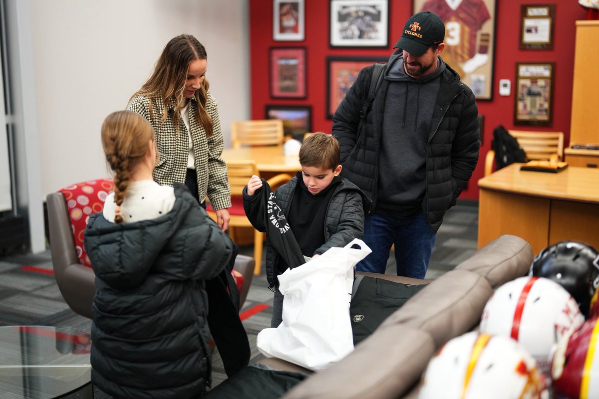 CycloneFB's tweet image. 📍Ames

🌪️🚨🌪️