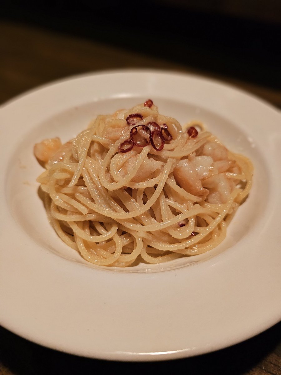 BubblyChap0417's tweet photo. BUBBLY CHAPS 

food menu 
えびのペペロンチーノ

ニンニク強めでお酒との相性抜群です！
#愛媛 #宇和島市 #BAR #DiningBar #カラオケ #ダーツ #ハンバーガー #パスタ #ピザ https://t.co/UK8ectrzPV