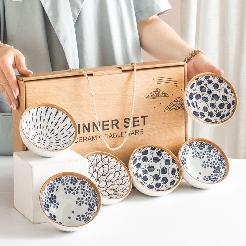 Aku search"hadiah kahwin" dekat shopee, laaaa tiba2 terkeluar set pinggan mangkuk ni. 

Terkejut weyh tengok harga...