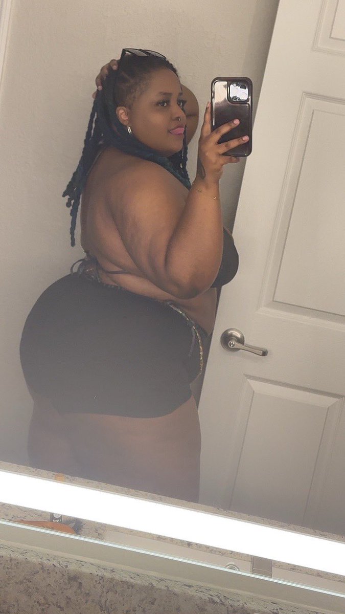 mcscarleterza's tweet image. When you’re just pretty asf 🥵🤷🏽‍♀️