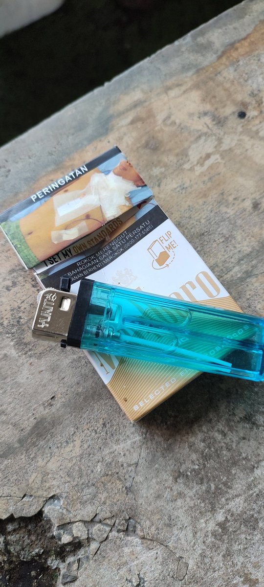 Chef_DeKiLL's tweet photo. @KangManto123 Tetep setia marlboro light... Sampoerna ga maen bossss https://t.co/0l8WrIZQny