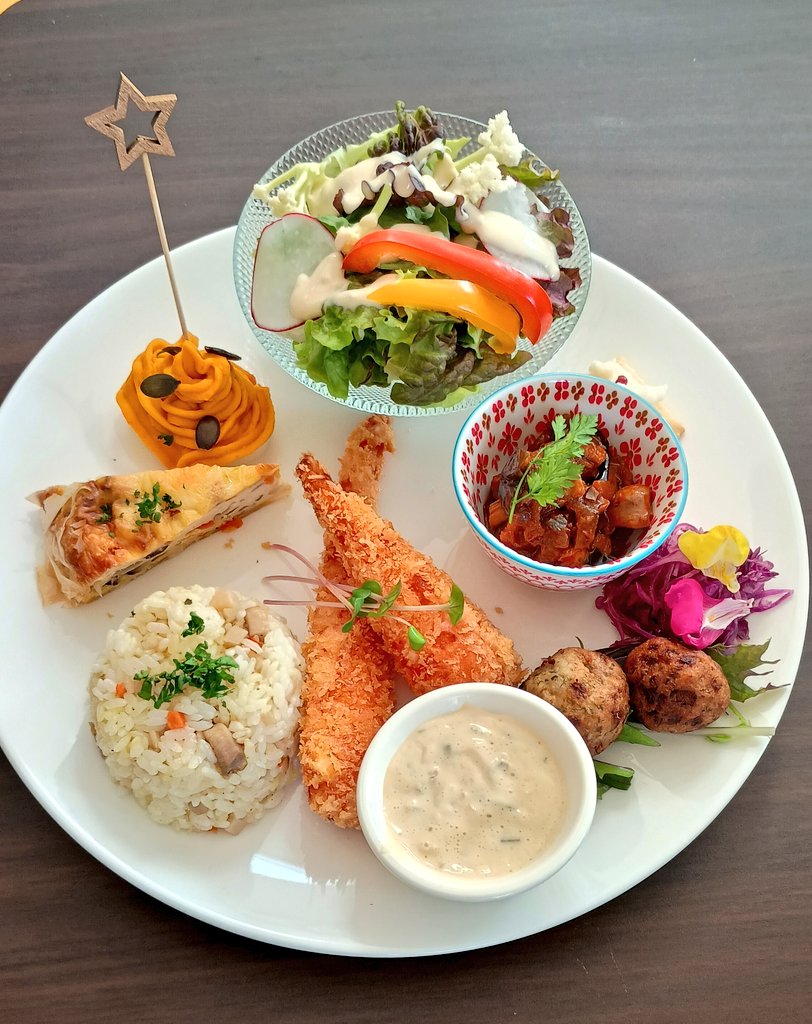 Springdolphin12's tweet image. こっちゃんのスペシャルプレート😳🤤🩷🩷🩷✨✨