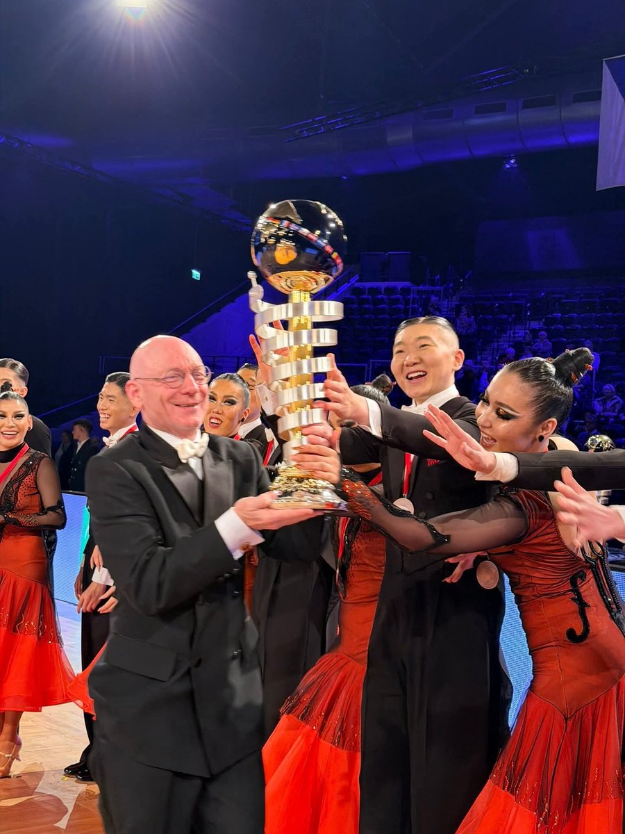 🔴“Moon dance” хамтлаг  Стандарт бүжгийн төрлөөр ДАШТ-нд эх орноо төлөөлөн анх удаа оролцож, хүрэл медаль хүртлээ👏👏

Тэд  12-р сарын 13-нд  Австри улсад Латин бүжгийн ДАШТ-нд оролцох аж