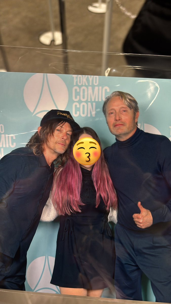 Everything happened so fast so I couldn’t even request a proper pose but Norman Reedus was so sweet omg 🥹😭😭😭 He said, “Nice to meet you!” And I couldn’t say anything but “Nice!” LMAOOO help me Also Mads Mikkelsen was really attentive too!😭🩷 I’m so happy