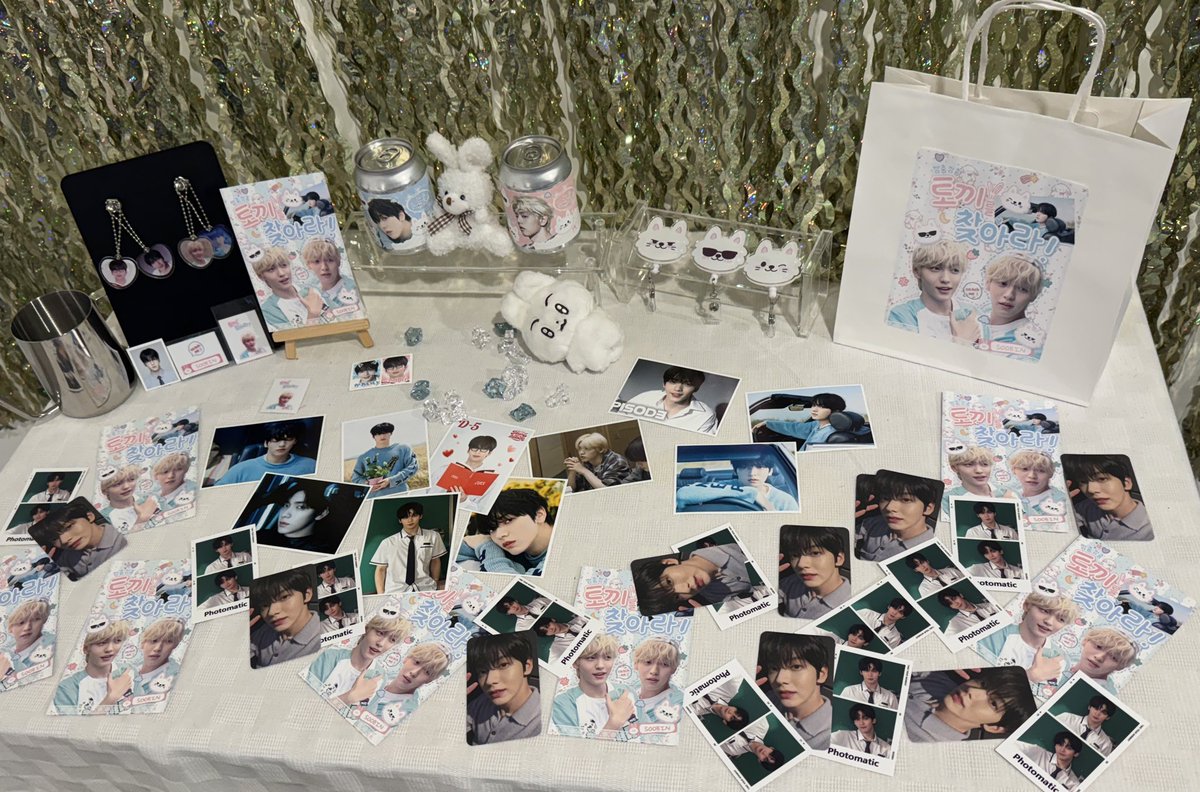 토끼 한마리 찾고 왔습미다. 럭드 두번했는데 너무 커여운 띠부실나와서 뽑자마자 핸드폰 뒤에 붙였어요 ♪( ´▽｀)

옆집 소년이랑 같이 여신것 같은데 수빈이는 포토존이 적은것 같아서 쪼금 아쉬웠어요｡ﾟ(ﾟ´ω`ﾟ)ﾟ｡

#깡총깡총_토끼를_찾아라