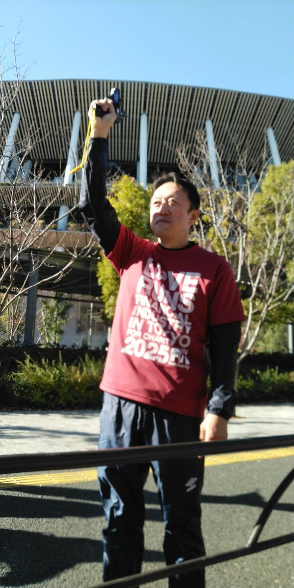 FIT_For_Charity's tweet photo. 1ｋmウォーク、今年は1,000人以上が参加されています！スタート合図は今年のFITチャリティ・ランで一番多くの寄付を集めてくださったMUFGの企業代表者様です！

#fitforcharity https://t.co/29eeH4390Z