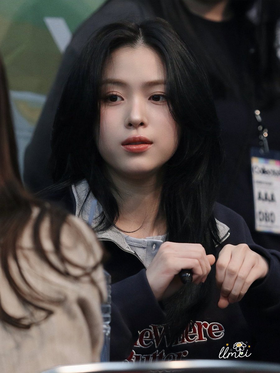 251207《collector》Osaka 🇯🇵
可愛いです
#있지 #ITZY  #류진 #RYUJIN