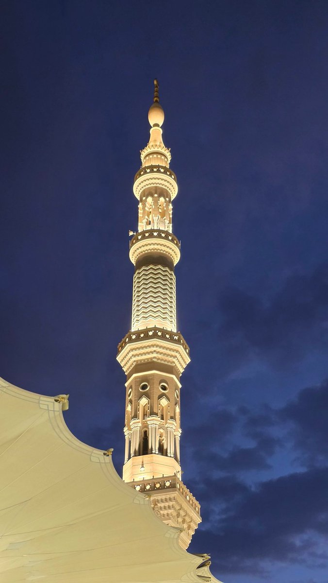 HaramainInfo's tweet photo. The sky of Madinah after Fajr Prayers https://t.co/MOS1x042WY