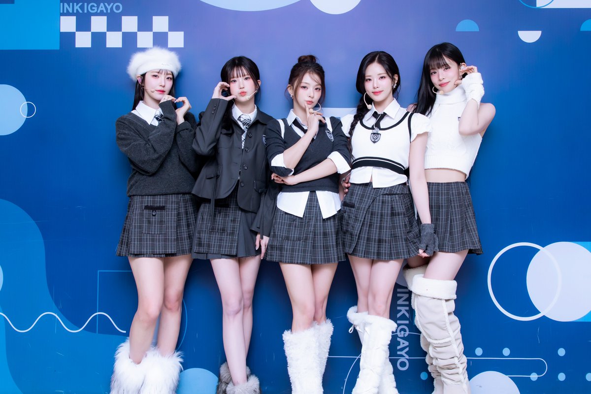 [👔] 251207 #착장인가

잠시 후 오후 3시 25분!
#인기가요 에서 만나요❤

#프로미스나인 #fromis_9 #하얀그리움 <a href="/realfromis_9/">fromis_9 [프로미스나인]</a>