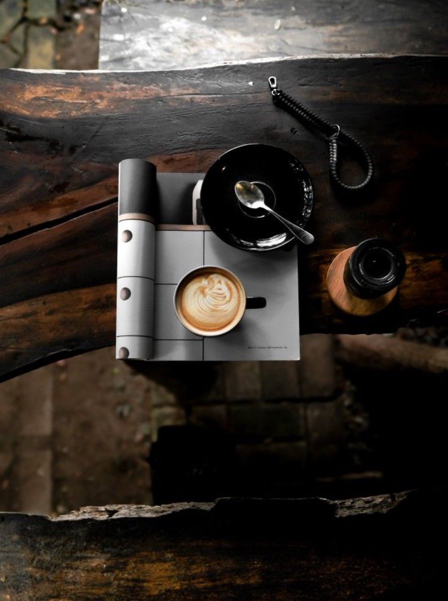 الحياة مرة..

هل قرأتها بالضمة أم الفتحة ؟
وحدك من يقرأ لك الحياة ووحدك من يقرر كيف ستكون .

صباحكم خير وفير 🌹☕️❤️